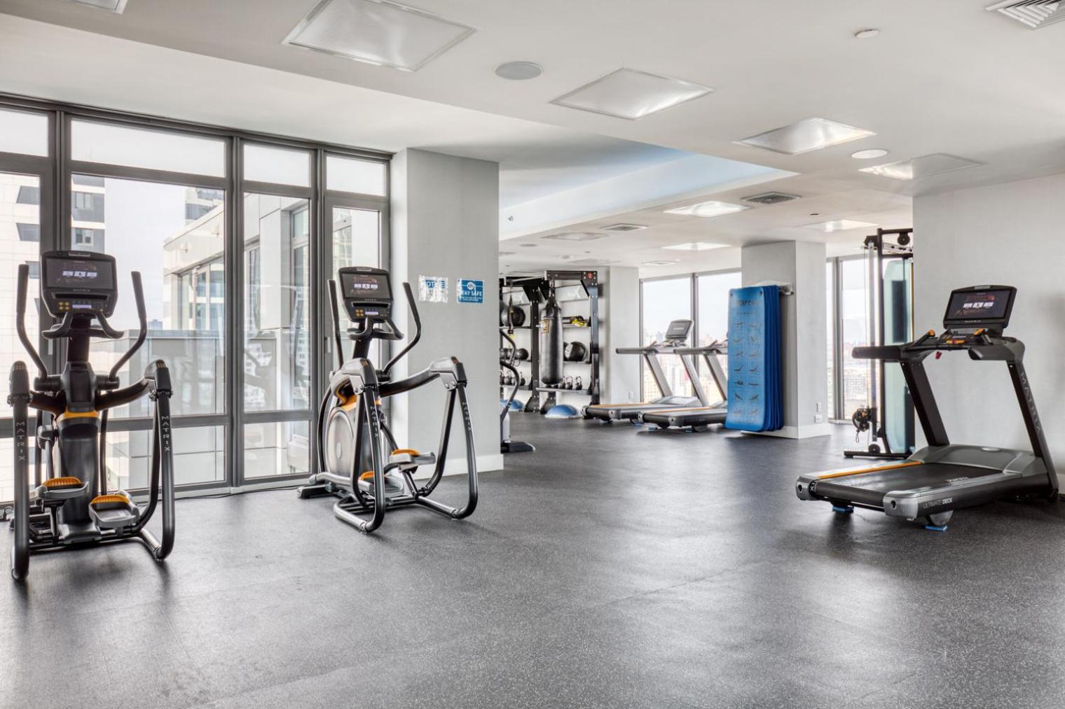 Blueground Lic Gym Elevator Balcony Nyc-680 *